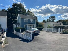 18 Cold Spring Rd in Stamford, CT - Building Photo