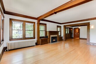 4656 Bryant Ave S, Unit #1 in Minneapolis, MN - Foto de edificio - Building Photo