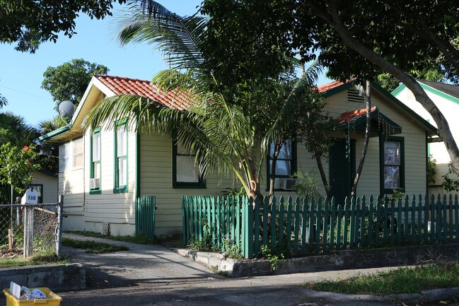 704-710 Tallapoosa St in West Palm Beach, FL - Building Photo - Building Photo