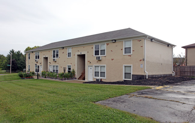 2044-2048 Drumlin Dr in Grove City, OH - Foto de edificio - Building Photo