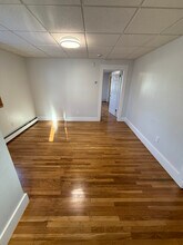 22 Chatham St, Unit 2L in Lynn, MA - Foto de edificio - Building Photo