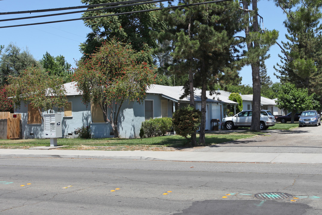 1917 Sunny Vista Ave in Modesto, CA - Building Photo