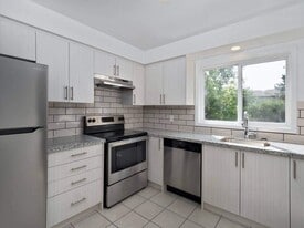 Stoneglen Townhouses in Guelph, ON - Building Photo