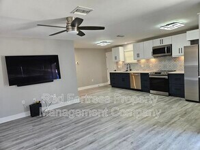 4855 West Dr in Ft. Myers, FL - Building Photo - Building Photo