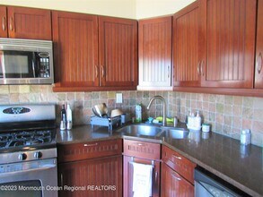 26 Lincroft Ave in Old Bridge, NJ - Building Photo - Building Photo