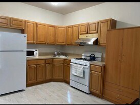 39 Tenafly Pl in Staten Island, NY - Building Photo