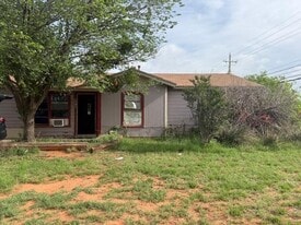 5402 Encino Rd in Abilene, TX - Building Photo