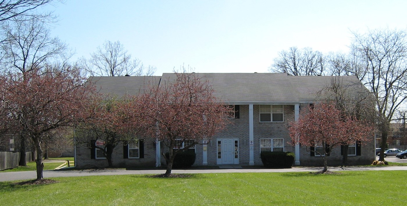 Oak Hill - Airport Hwy in Toledo, OH - Building Photo