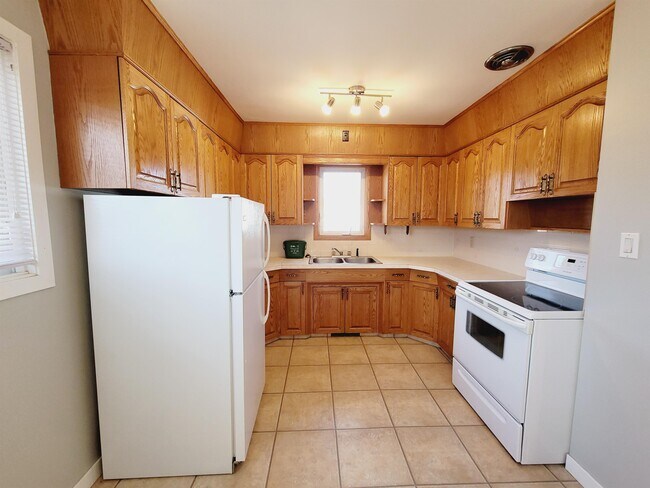 9654-9663 63 Ave NW in Edmonton, AB - Building Photo - Building Photo