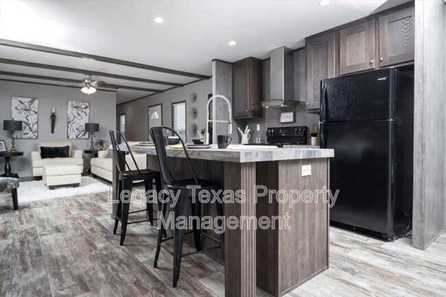 property at 800 N Old Betsy Rd