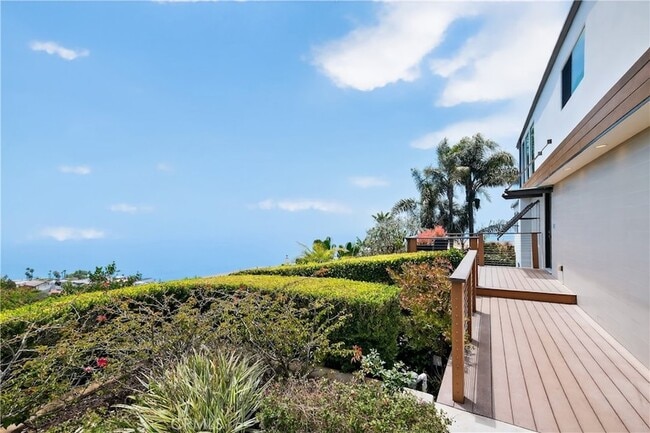 855 Santa Ana St in Laguna Beach, CA - Building Photo - Building Photo