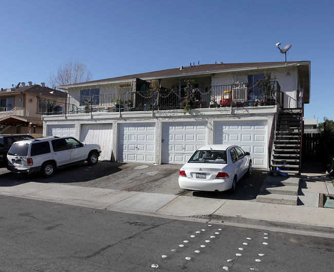 705 Quail Dr in Lake Elsinore, CA - Foto de edificio - Building Photo