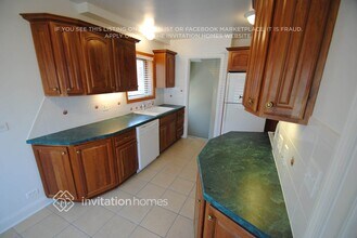 2012 Dobson St in Evanston, IL - Building Photo - Building Photo