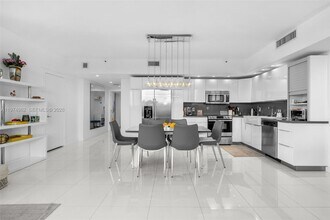 445 Poinciana Island Dr in Sunny Isles Beach, FL - Building Photo - Building Photo