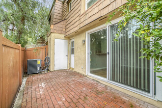 3974 Tarrytown Ln in Agoura Hills, CA - Building Photo - Building Photo