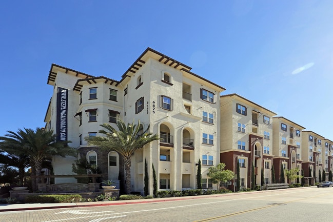 Iconic on Alvarado: Off-Campus Student Housing