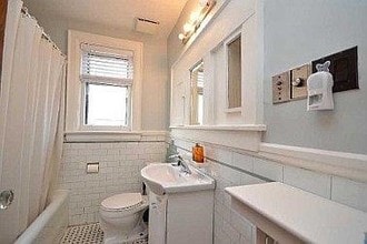 218 Jane St in Toronto, ON - Building Photo - Building Photo