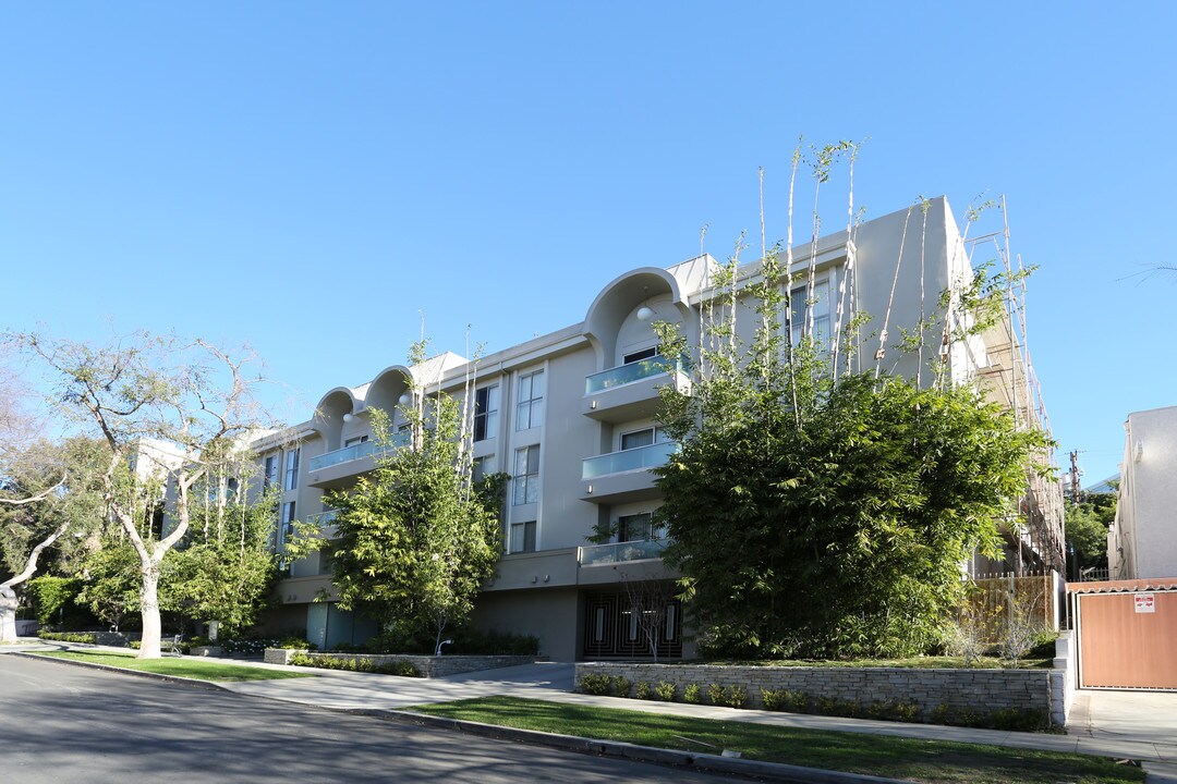 Thayer Avenue Apartments in Los Angeles, CA - Building Photo