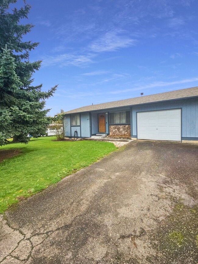 2217 95th Ave Ct E in Edgewood, WA - Building Photo - Building Photo