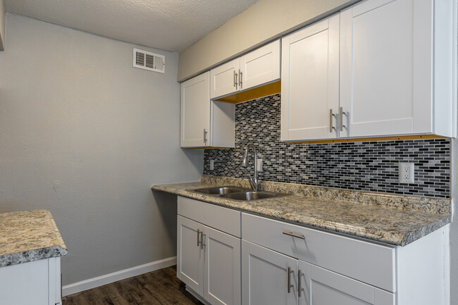 Shepherd Lane Apartments in Balch Springs, TX - Foto de edificio - Interior Photo