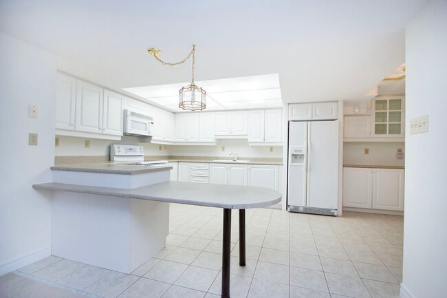 650 Cognac Crescent in Pickering, ON - Building Photo - Building Photo