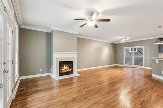 737 St Charles Ave NE in Atlanta, GA - Building Photo - Building Photo