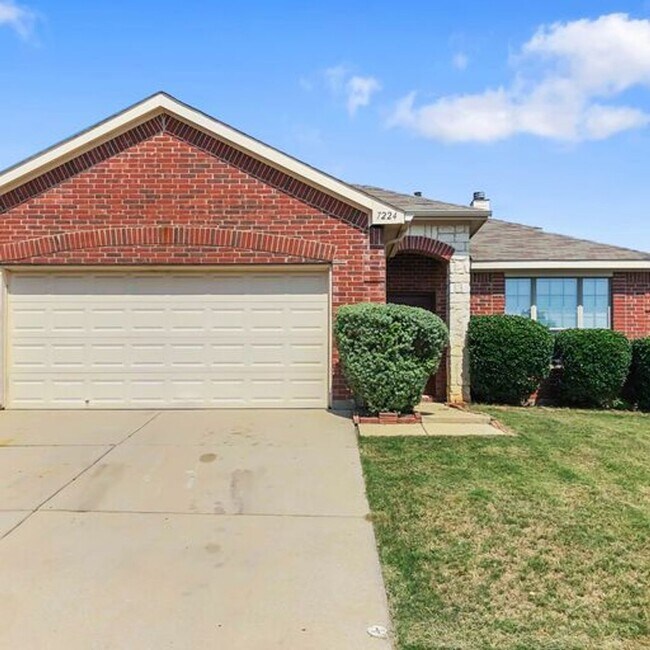 property at 7224 Lindentree Ln
