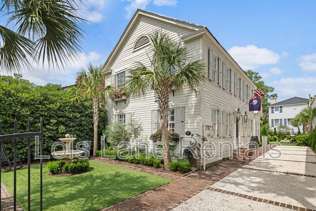 property at 8 Smith St