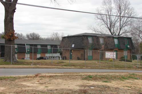 Whispering Pines Apartments in Memphis, TN - Foto de edificio