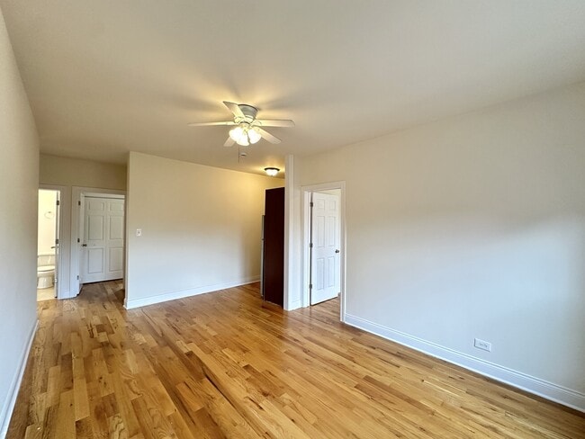 736 W Cornelia Ave, Unit 3E