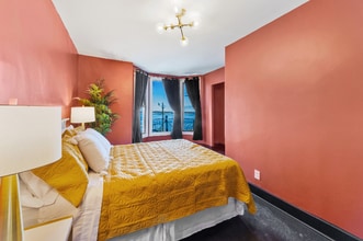 115 Nippersink Blvd in Fox Lake, IL - Foto de edificio - Building Photo