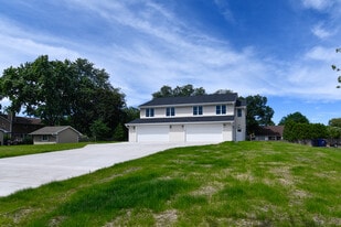 735 Hoffman Rd in Green Bay, WI - Building Photo