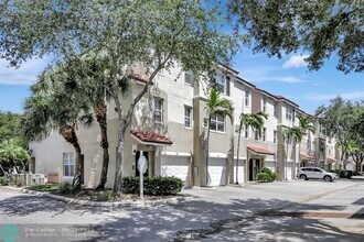 5960 W Sample Rd in Coral Springs, FL - Building Photo - Building Photo