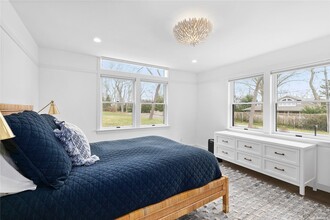 20 Mashomuck Dr in Sag Harbor, NY - Foto de edificio - Building Photo