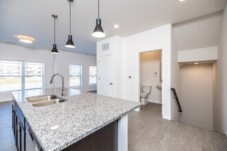 Stone Ridge Townhomes in Cedar Rapids, IA - Foto de edificio - Interior Photo