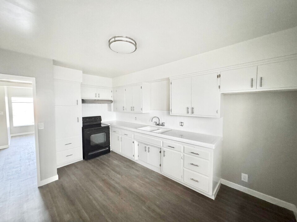 3554 Brenton Ave in Lynwood, CA - Building Photo