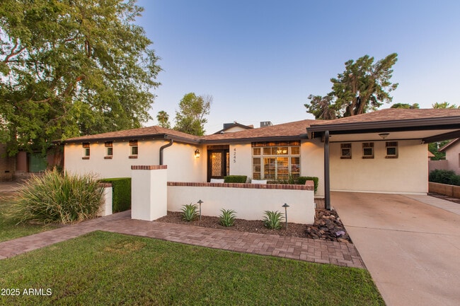 4245 E Earll Dr in Phoenix, AZ - Building Photo - Building Photo