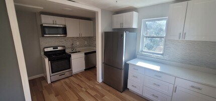 317 Atlantic St SE in Washington, DC - Foto de edificio - Building Photo