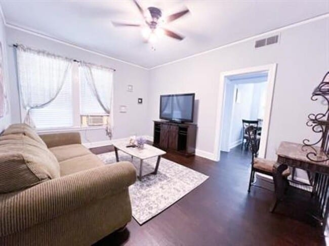 128 Stonewall St, Unit 3 in Memphis, TN - Foto de edificio - Building Photo