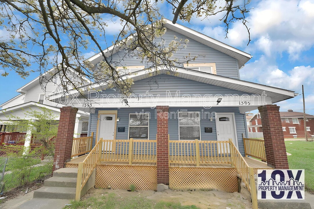 1595 Cleveland Ave in Columbus, OH - Building Photo
