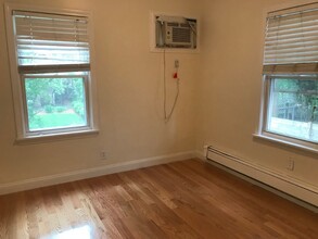 48 Cameron Ave, Unit 1 in Somerville, MA - Foto de edificio - Building Photo
