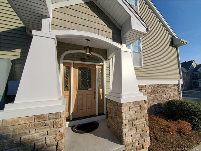 40 Lawrence Ave in Danbury, CT - Building Photo - Building Photo