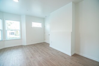 Union Apartments in Seattle, WA - Building Photo - Interior Photo