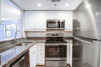 1727 R St NW in Washington, DC - Building Photo - Building Photo