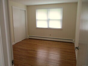 36 Cynthia Ct in New Britain, CT - Building Photo - Building Photo