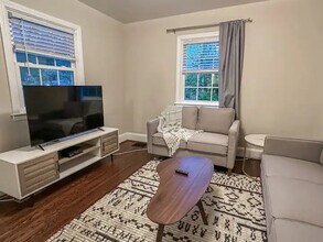 612 E Woodlawn Rd in Charlotte, NC - Foto de edificio - Building Photo