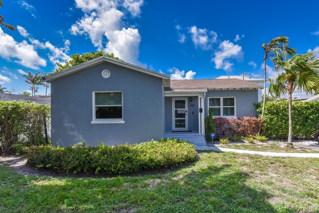 340 Russlyn Dr in West Palm Beach, FL - Building Photo - Building Photo