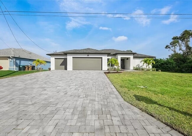 2825 SW 3rd St in Cape Coral, FL - Building Photo - Building Photo