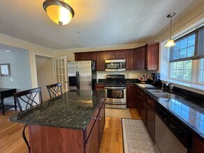 1975 Middlesex St in Lowell, MA - Building Photo - Building Photo