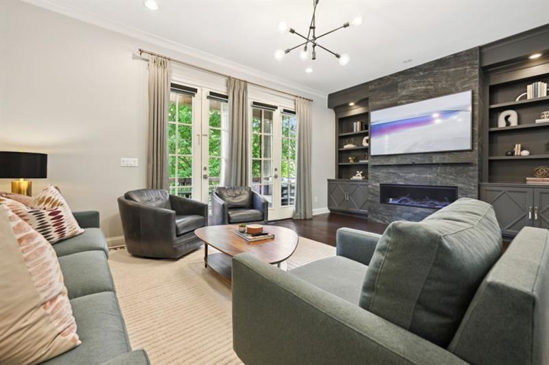 805 Corduroy Ln in Atlanta, GA - Building Photo